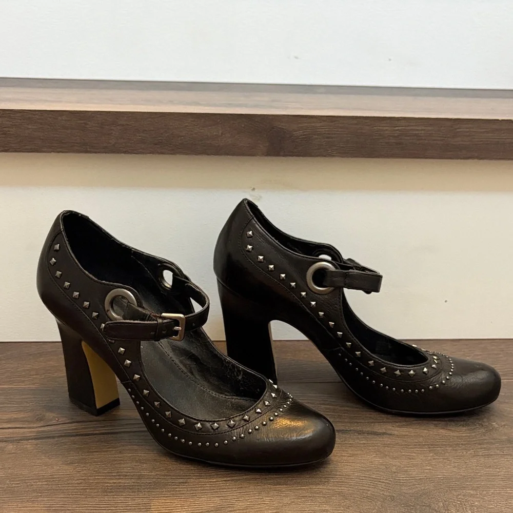 B. Makowsky Black Leather Studded Mary Jane Heels Size 6